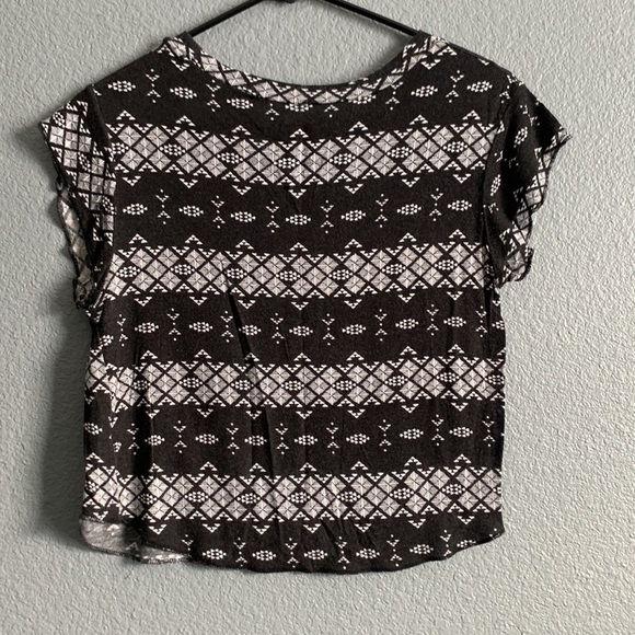 Light and Comfy Crop Tee - Picture 3 of 4